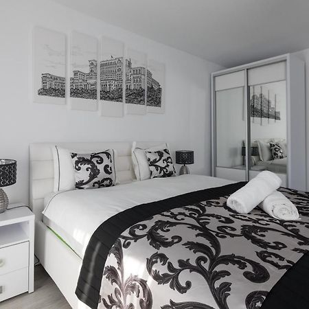 Lion'S Unirii Apartment Бухарест Экстерьер фото