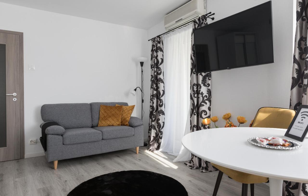 Lion'S Unirii Apartment Бухарест Экстерьер фото