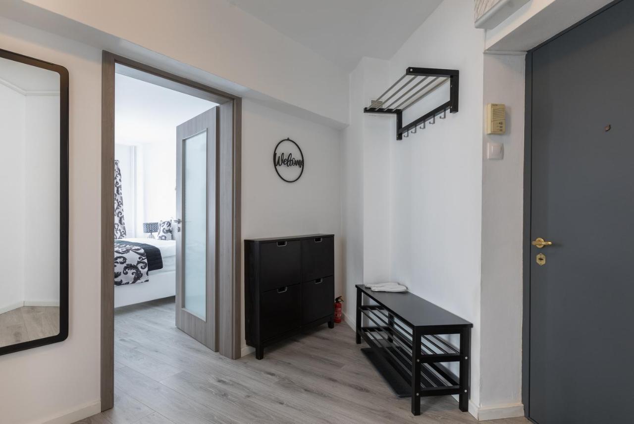 Lion'S Unirii Apartment Бухарест Экстерьер фото